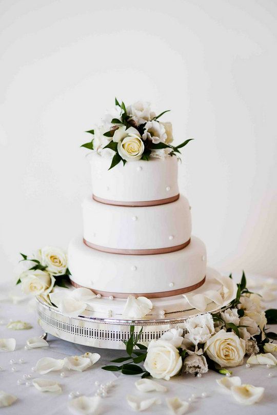 Comment bien choisir son gâteau de mariage – L'Express